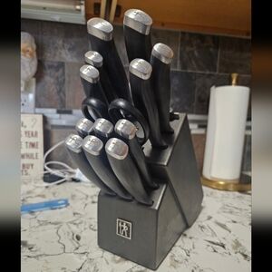 Henckels Assure 14-pc Knife Block Set